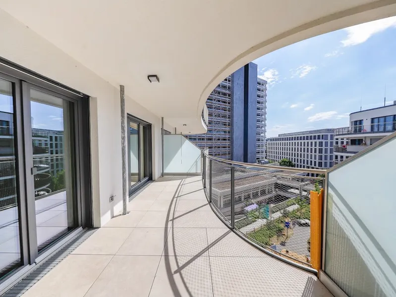 Stilvoll wohnen in Charlottenburg – mit Balkon und Einbauküche — photo 1